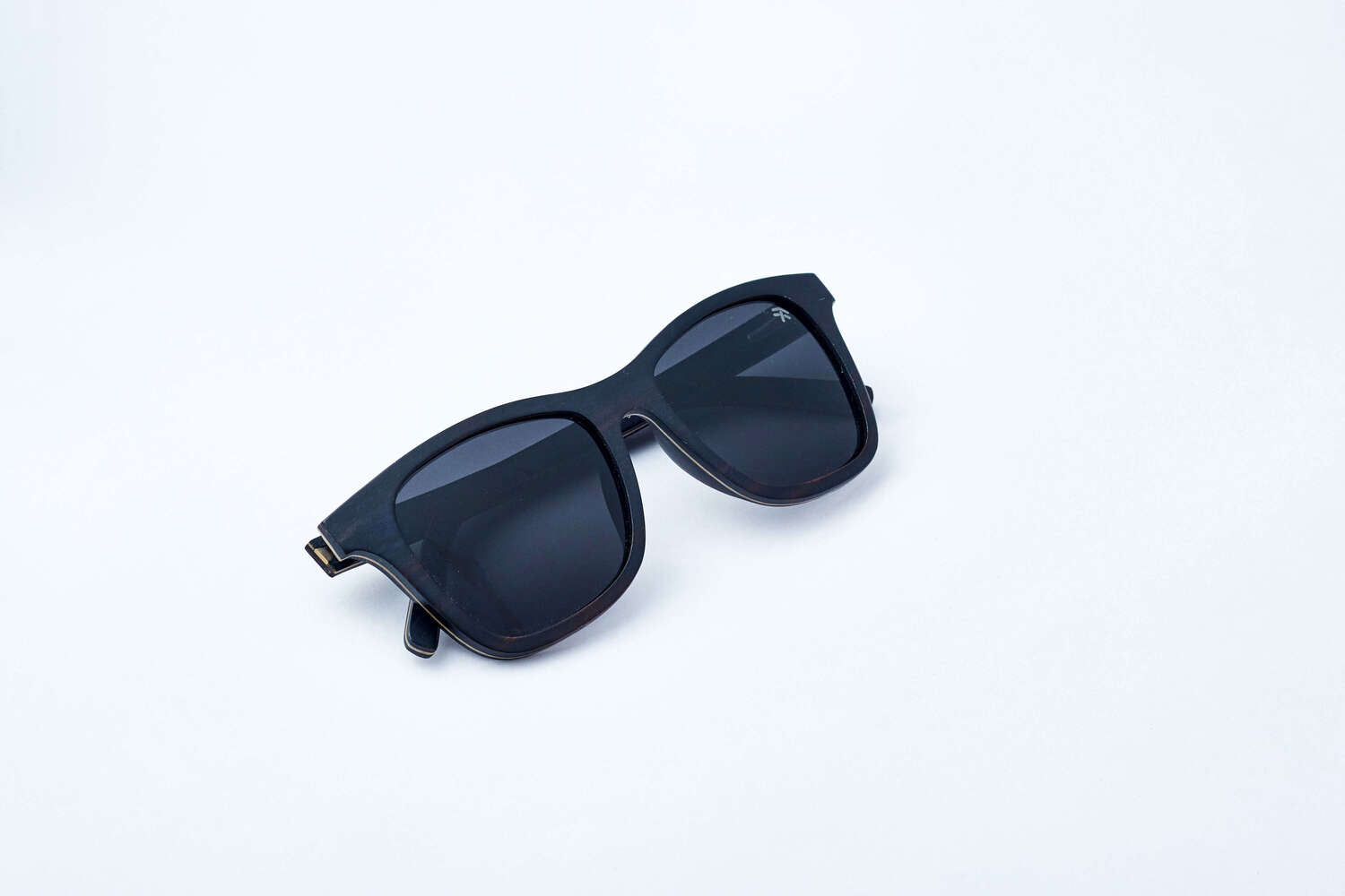 NEVERLAND in layered Ebony wood